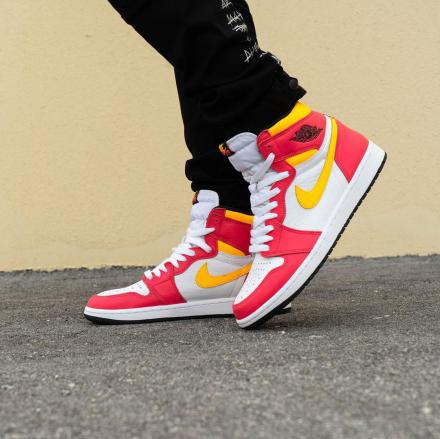 AIR JORDAN 1 HIGH OG "LIGHT FUSION RED"